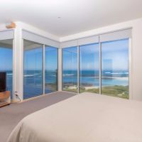 Wytonia Penthouse - top floor with breathtaking views up and down the beach